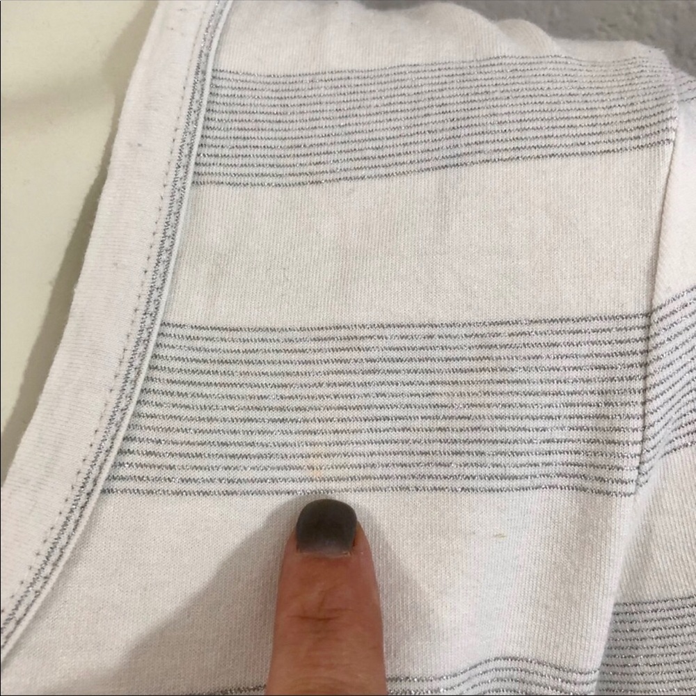 St. John white & silver pinstripe tee shirt - Picture 4 of 7